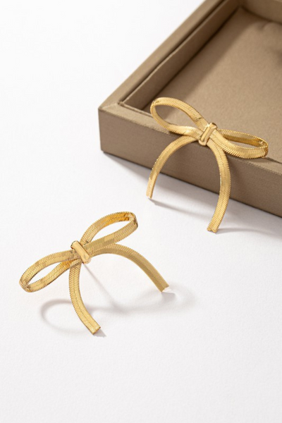 gold herringbone chain bow stud earrings 